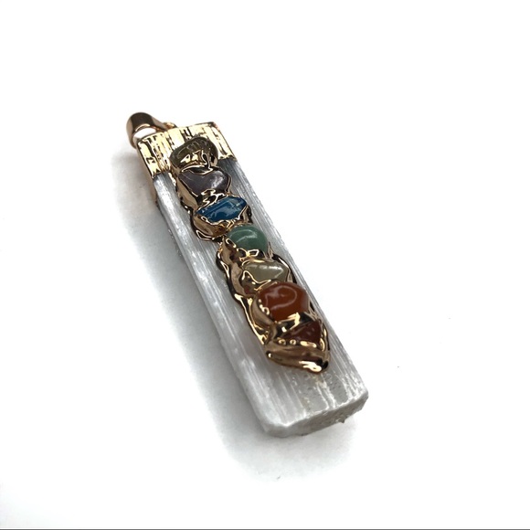 ❎SOLD Selenite Gemstone 7 Chakras Pendant Necklace - Picture 7 of 9